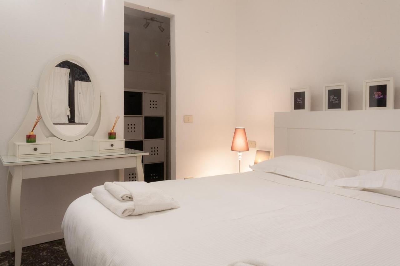 Apartamento Bnbutler - Vigevano, 13 - A Due Passi Dalla Darsena Milán Exterior foto